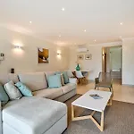 Bay H - Modern Townhouse Very