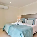 Bay H - Modern Townhouse Very Апартаменты Карвоейру