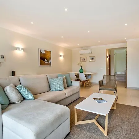 Bay H - Modern Townhouse Very
